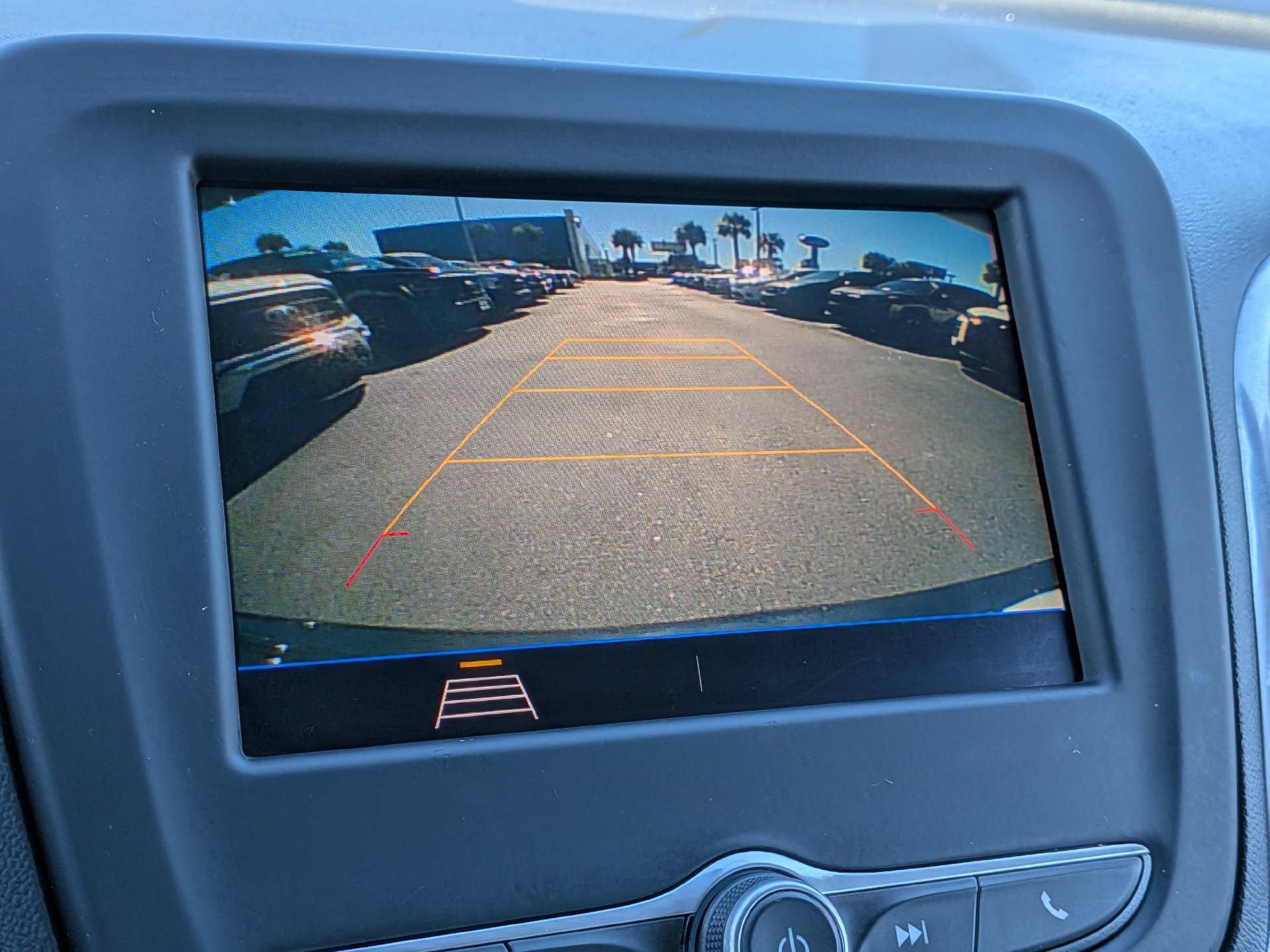 Used 2021 Chevrolet Equinox LT FWD image 23