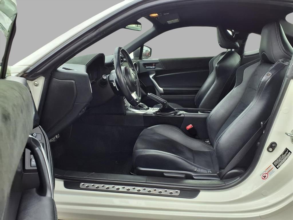 Used 2018 Toyota 86 image 25