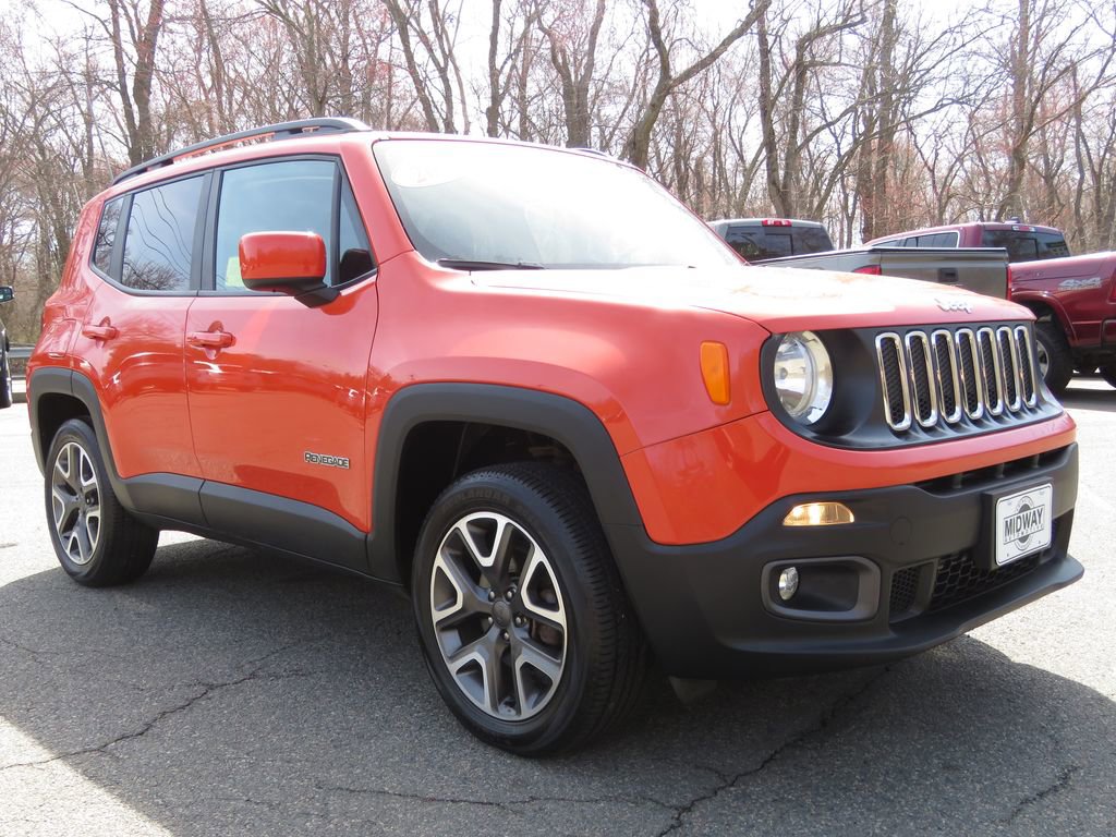 Used 2017 Jeep Renegade Latitude w/ Popular Equipment Group image 3