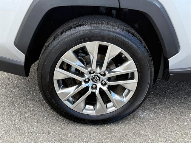 Certified 2019 Toyota RAV4 XLE Premium w/ Carpet Mat Package FWD image 14