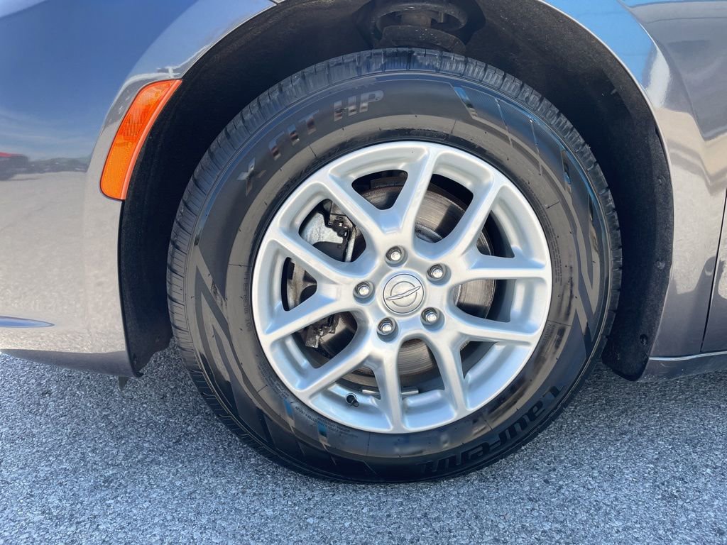 Used 2022 Chrysler Pacifica Touring-L FWD image 54