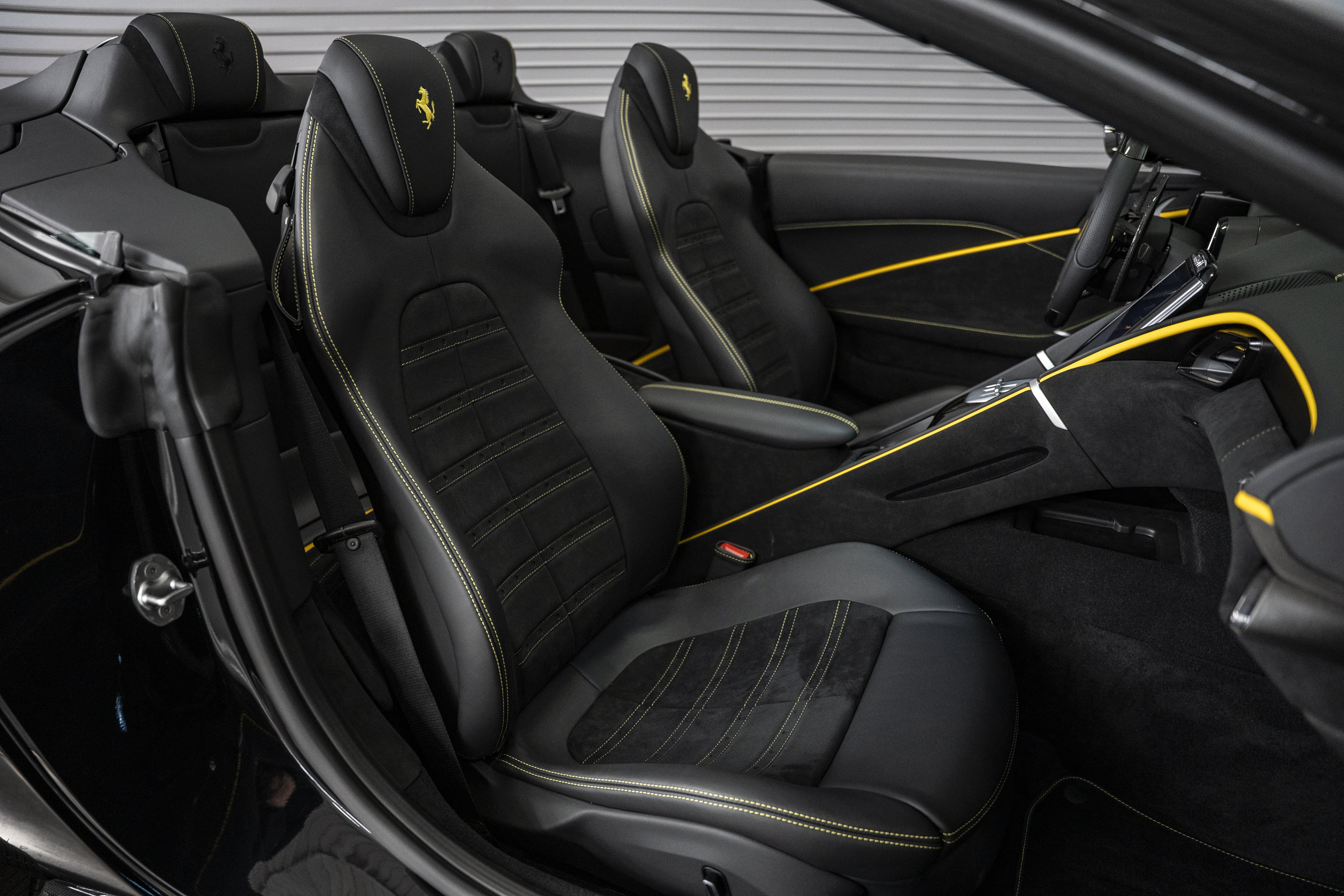 Used 2025 Ferrari Roma Spider RWD image 38