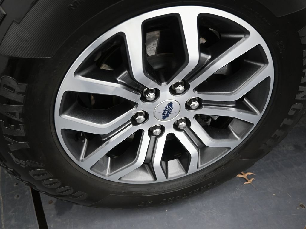 Used 2022 Ford F150 Lariat image 36