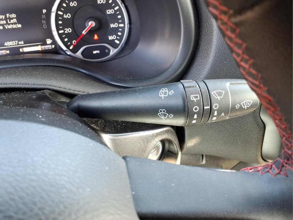 Used 2023 Jeep Renegade Trailhawk AWD/4WD image 22