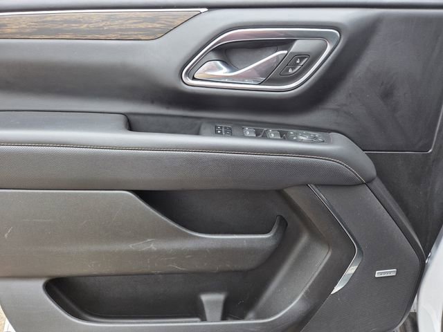 Used 2023 Chevrolet Suburban Premier image 17