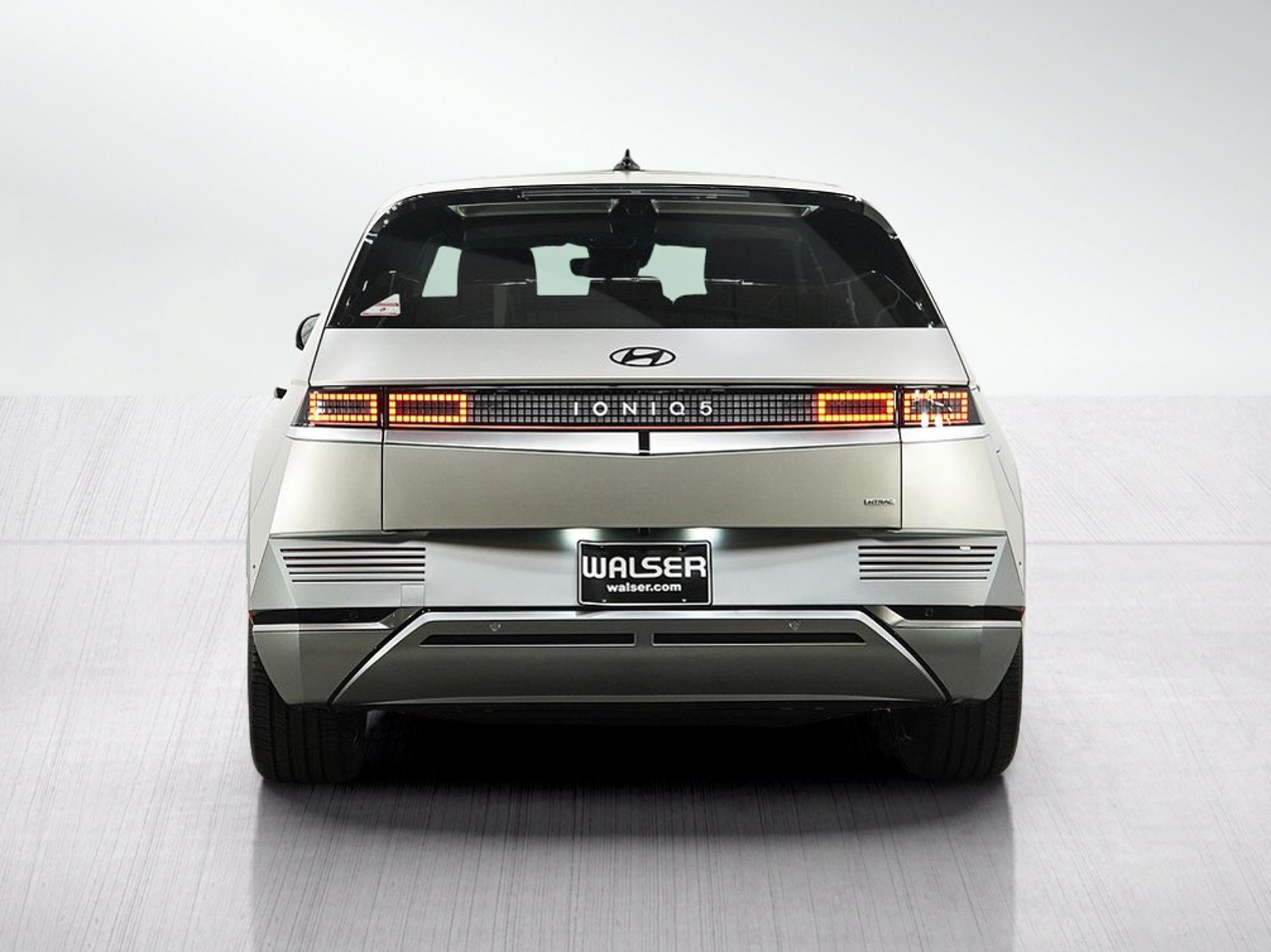 Certified 2024 Hyundai Ioniq 5 Limited AWD/4WD image 4