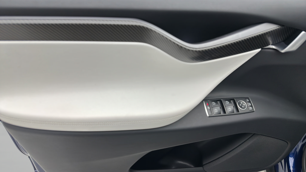 Used 2018 Tesla Model X 75D AWD/4WD image 13