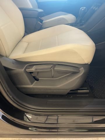Used 2020 Volkswagen Tiguan SEL FWD image 11