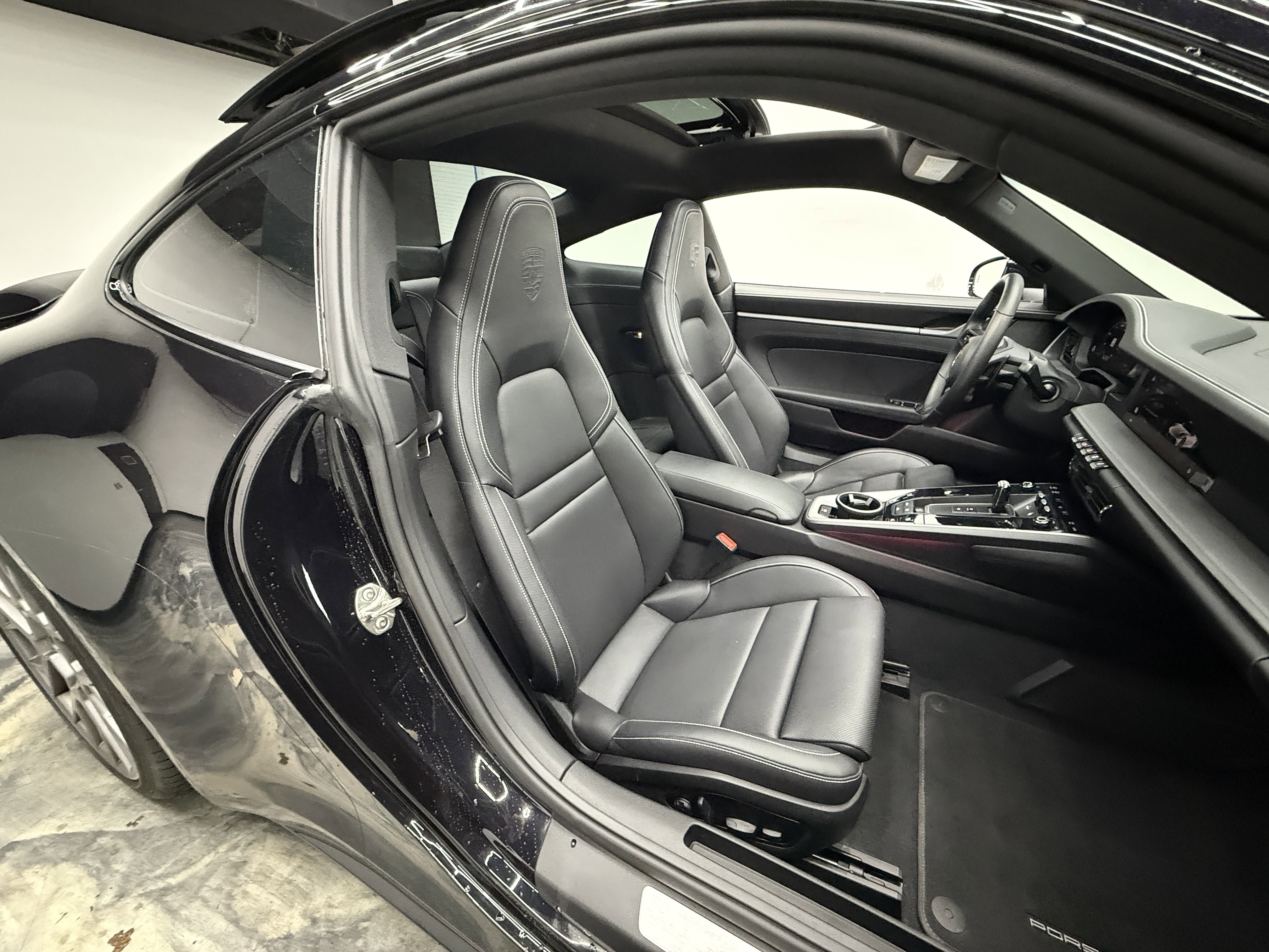 Used 2025 Porsche 911 Carrera image 31