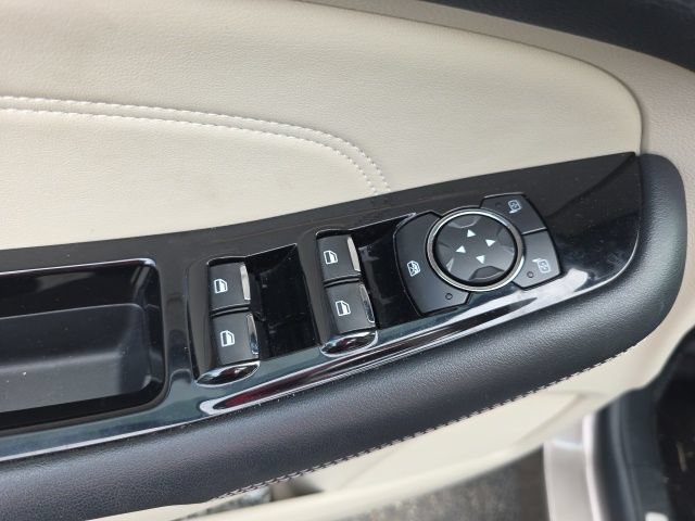 Used 2019 Ford Edge Titanium FWD image 13