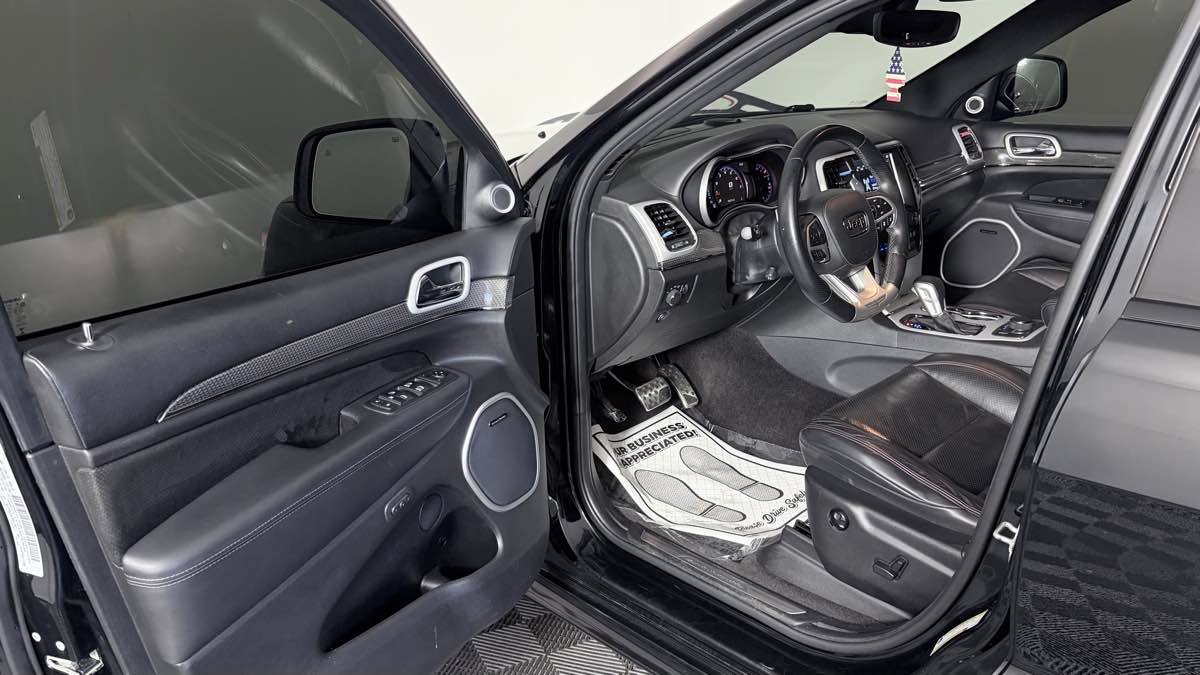 Used 2018 Jeep Grand Cherokee Trackhawk w/ Trailer Tow Group IV AWD/4WD image 11