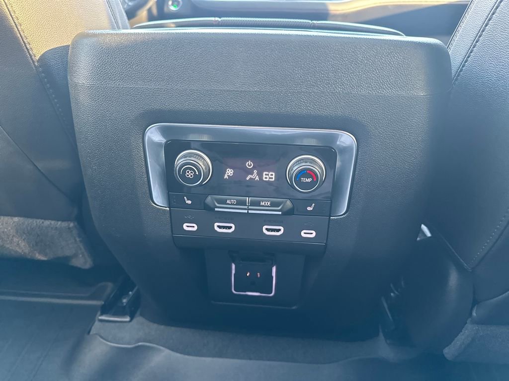 Used 2021 Chevrolet Tahoe RST w/ Luxury Package image 40