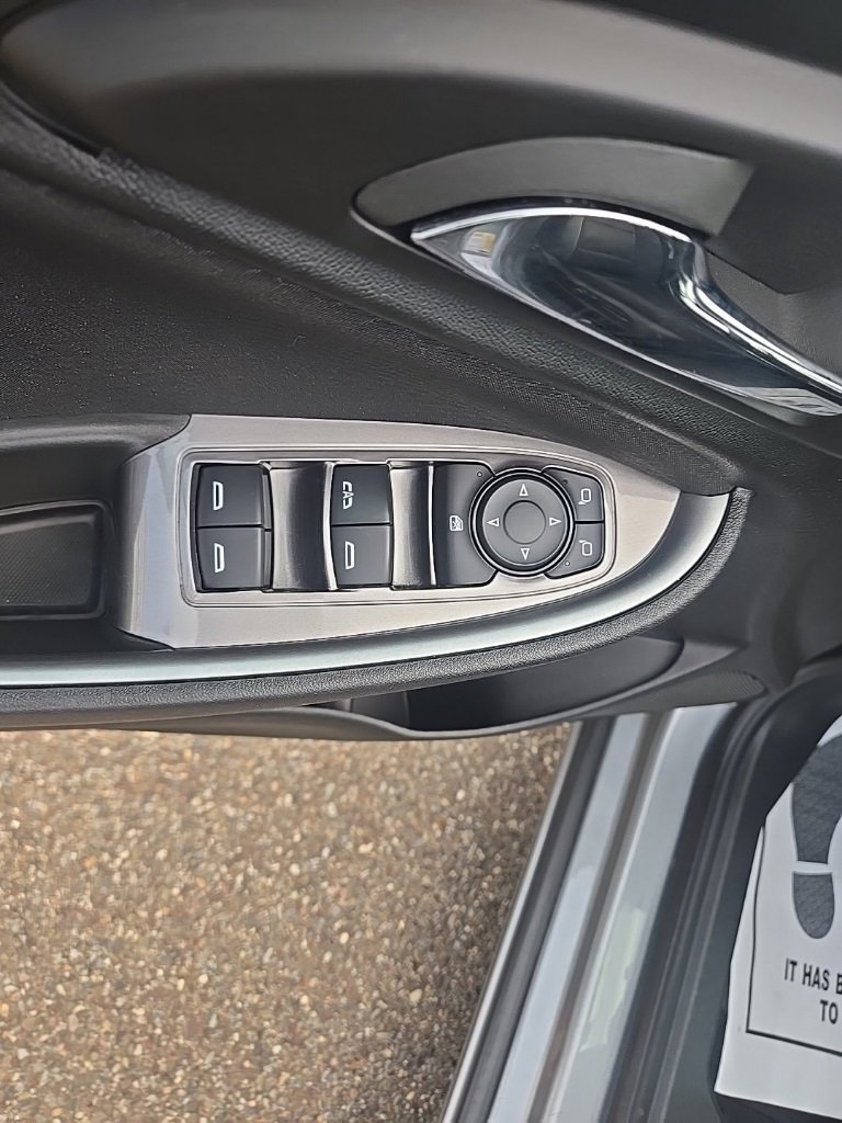 Used 2023 Chevrolet Malibu LT image 11