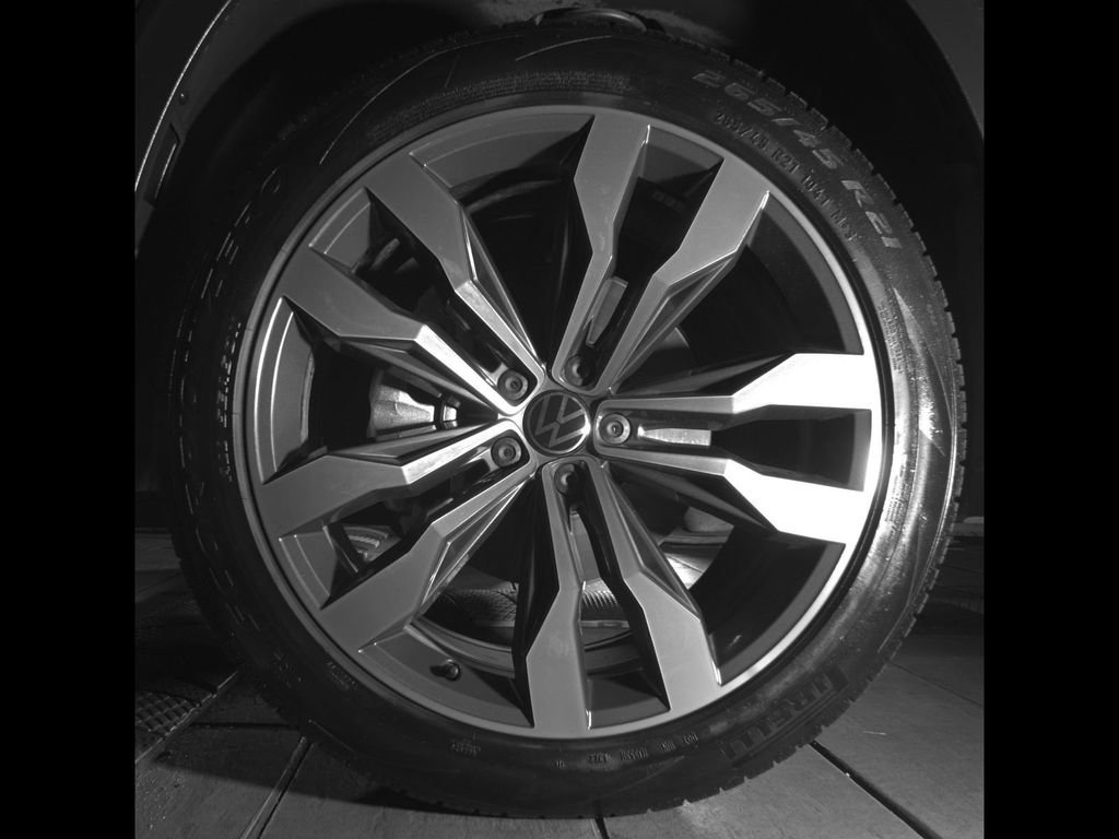 Used 2022 Volkswagen Atlas Cross Sport SEL Premium R-Line AWD/4WD image 10