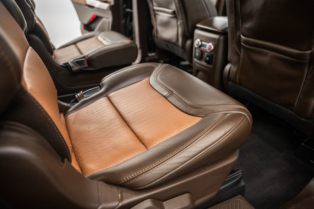 Certified 2022 Ford Explorer King Ranch w/ Premium Technology Package AWD/4WD image 39