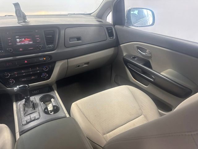 Used 2016 Kia Sedona LX w/ LX Convenience Package FWD image 18