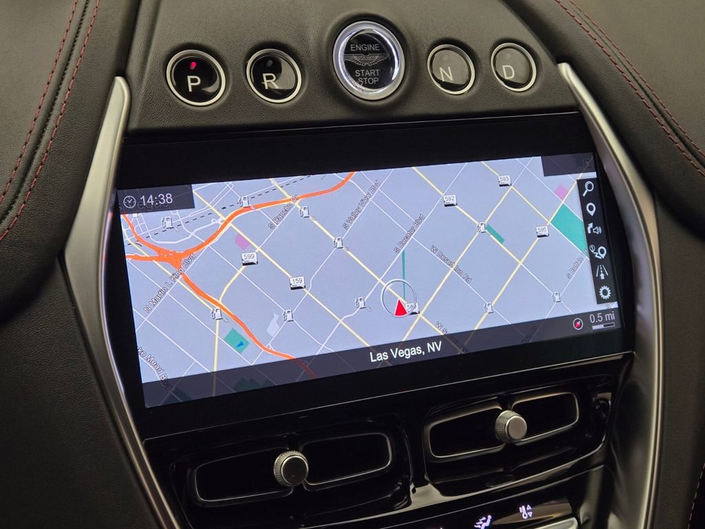 Used 2024 Aston Martin DBX image 38