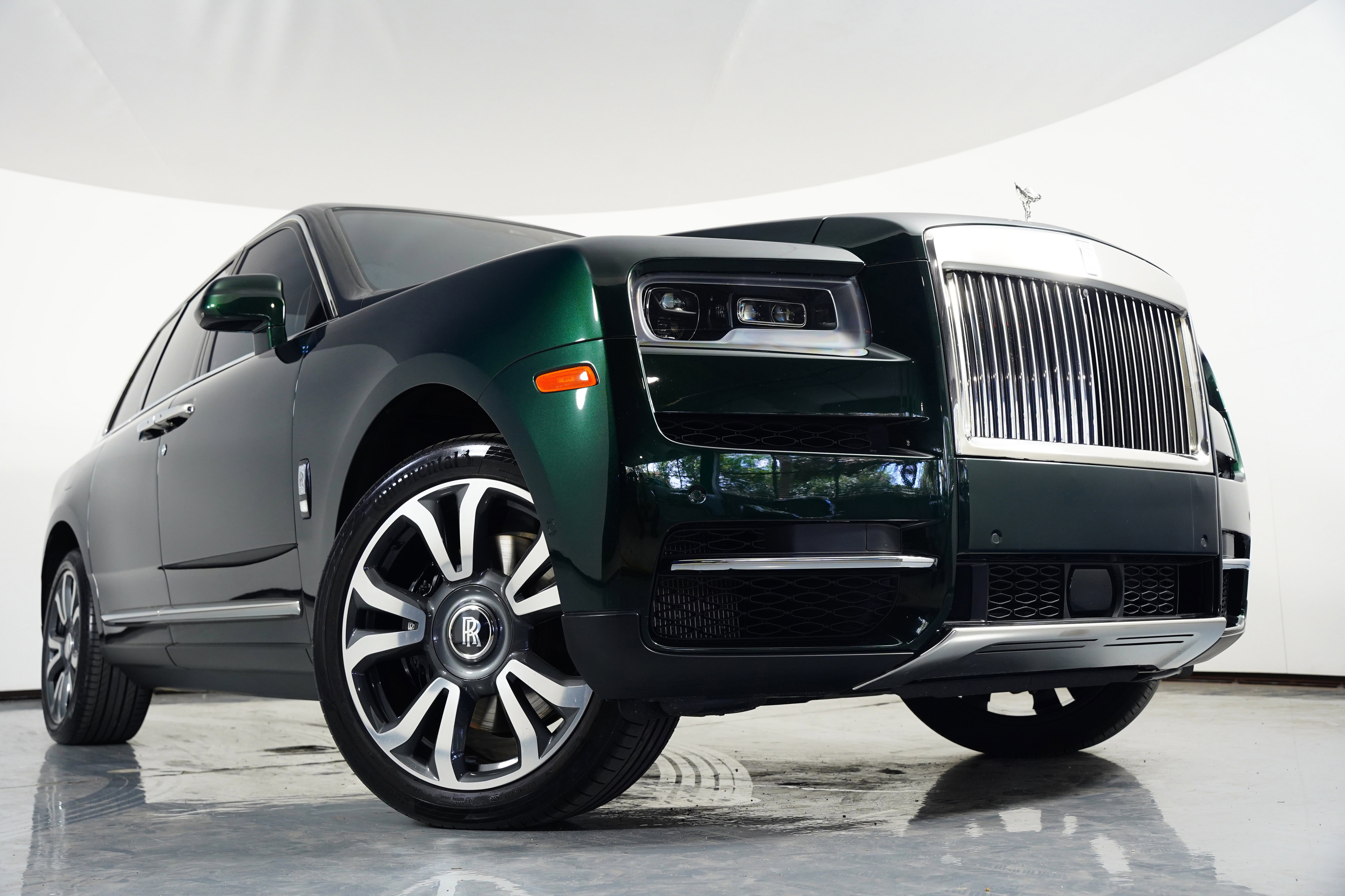 Used 2023 Rolls-Royce Cullinan w/ Cullinan Package image 4