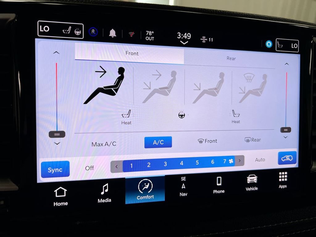 Used 2023 Chrysler Pacifica Touring-L w/ Uconnect Theater Family Group AWD/4WD image 16