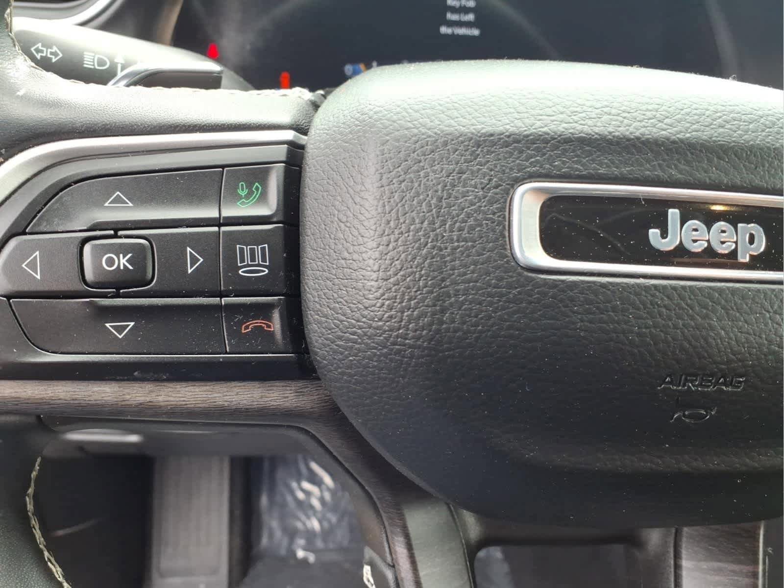 Used 2022 Jeep Grand Cherokee L Limited AWD/4WD image 28