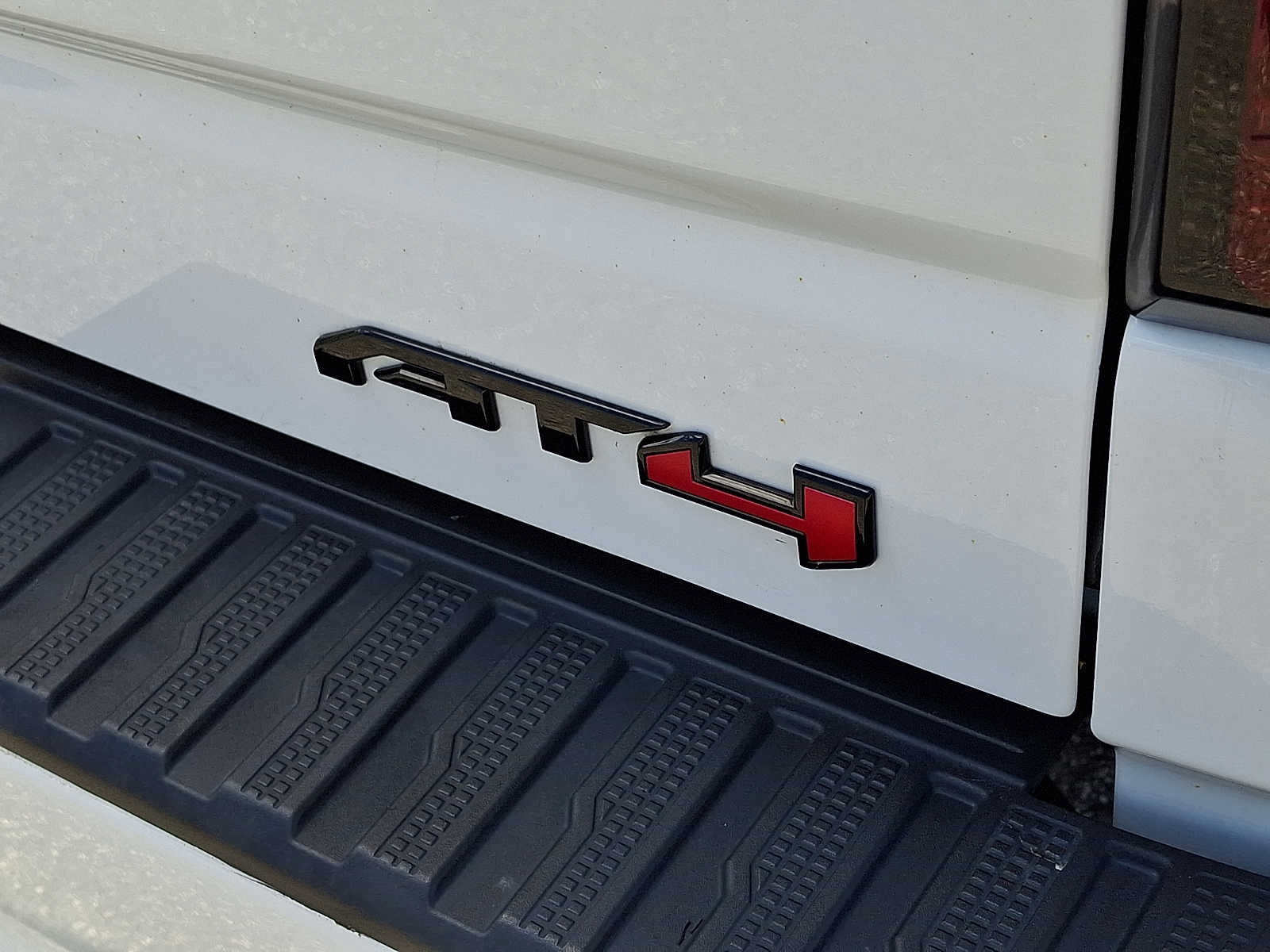 Certified 2024 GMC Sierra 1500 AT4 w/ Technology Package AWD/4WD image 30