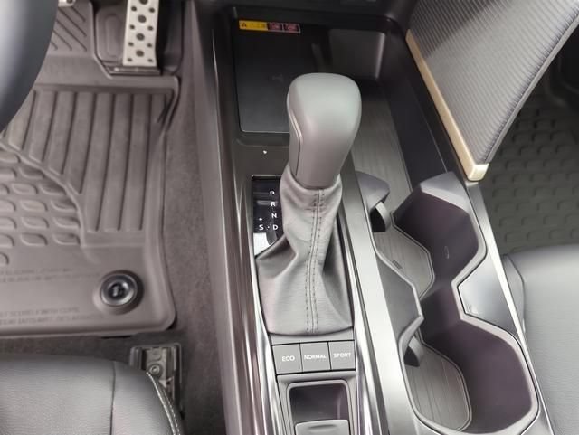Used 2026 Toyota Camry Hybrid w/ Convenience Package FWD image 24