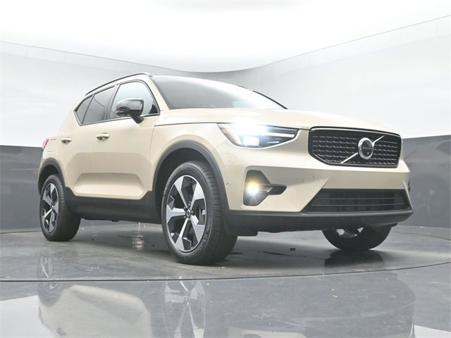 New 2026 Volvo XC40 B4 Plus w/ Protection Package Premier image 42