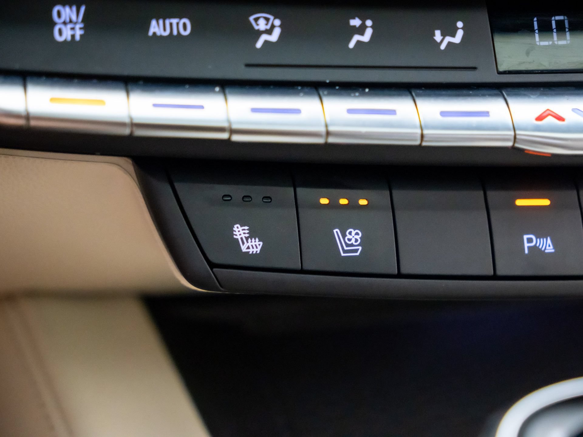 Certified 2022 Cadillac CT4 Premium Luxury AWD/4WD image 29