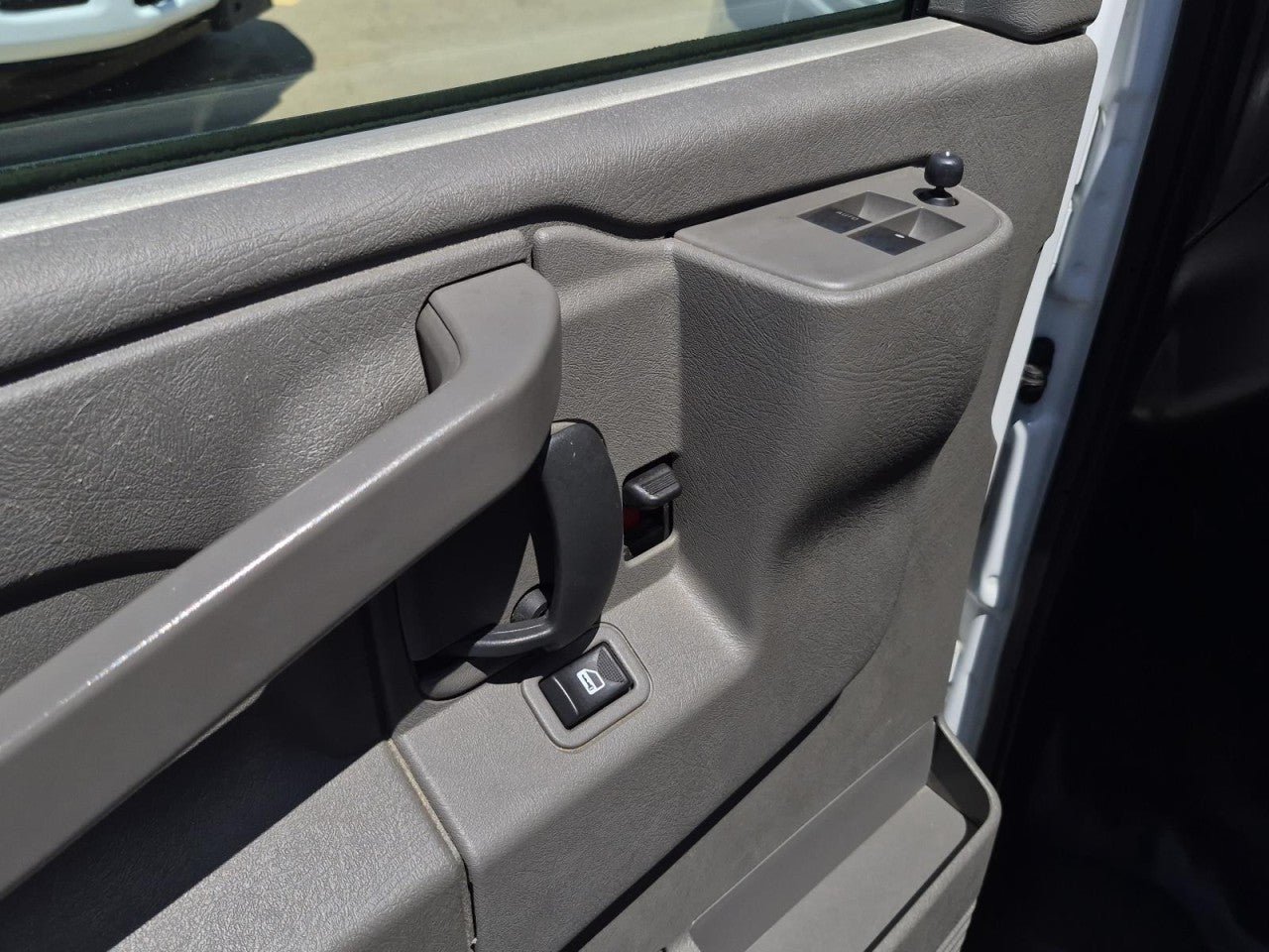 Certified 2024 GMC Savana 2500 w/ Driver Convenience Package RWD image 15