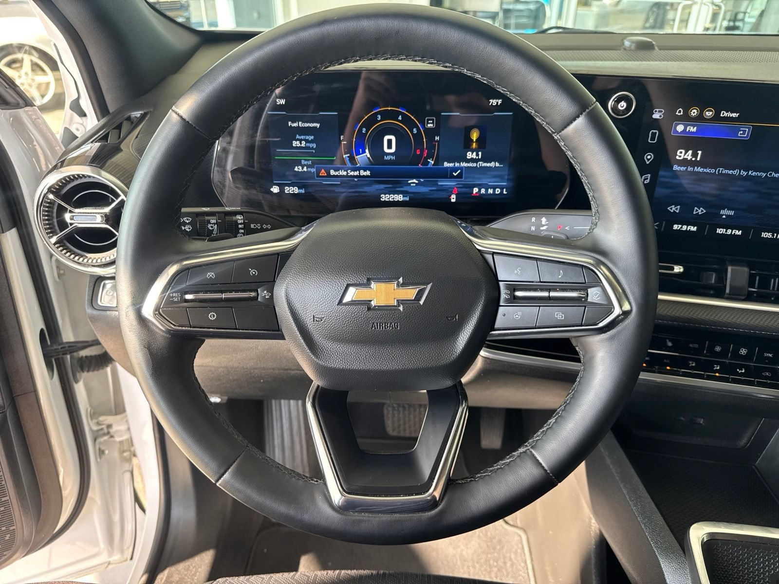 Used 2026 Chevrolet Equinox LT w/ Convenience Package II FWD image 23