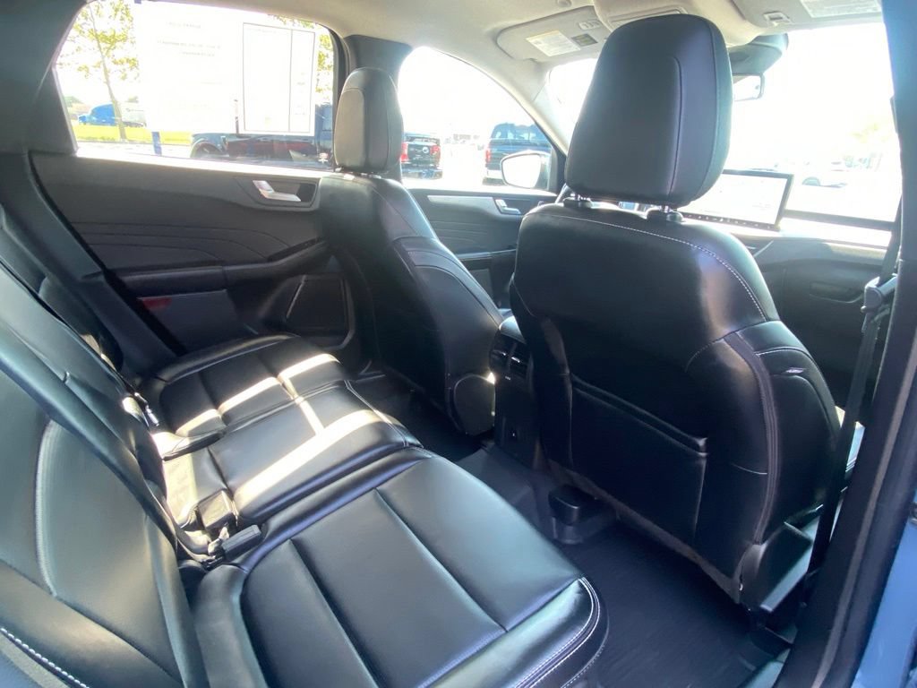 Used 2023 Ford Escape Platinum AWD/4WD image 43