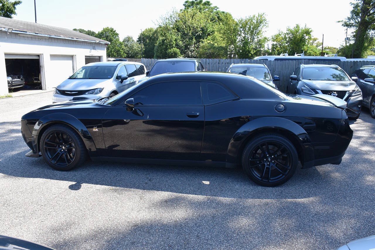 Used 2023 Dodge Challenger R/T Scat Pack RWD image 2