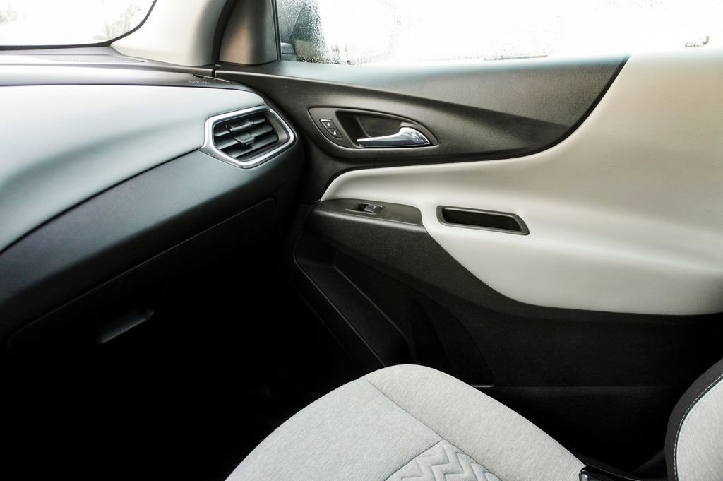 Used 2023 Chevrolet Equinox LS image 26