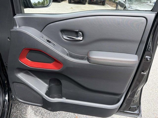 Used 2024 Nissan Frontier PRO-4X w/ Technology Package AWD/4WD image 15