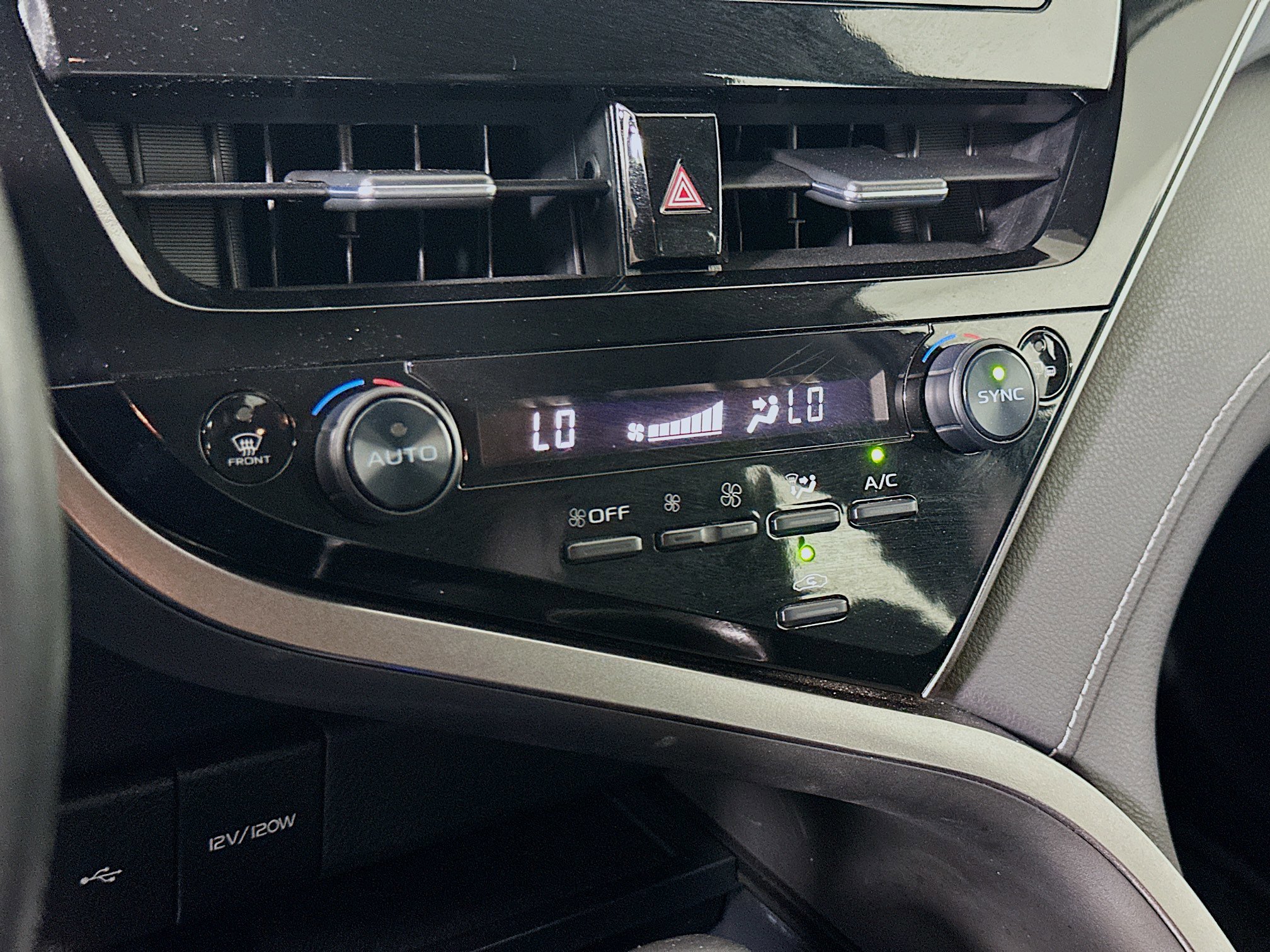 Used 2023 Toyota Camry SE FWD image 23