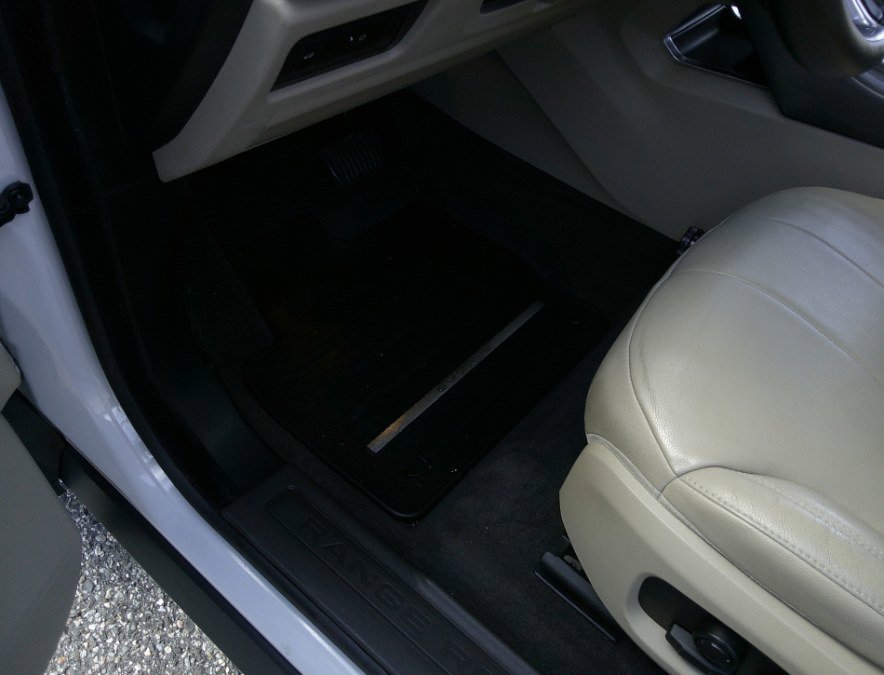 Used 2018 Land Rover Range Rover Evoque SE Premium image 70