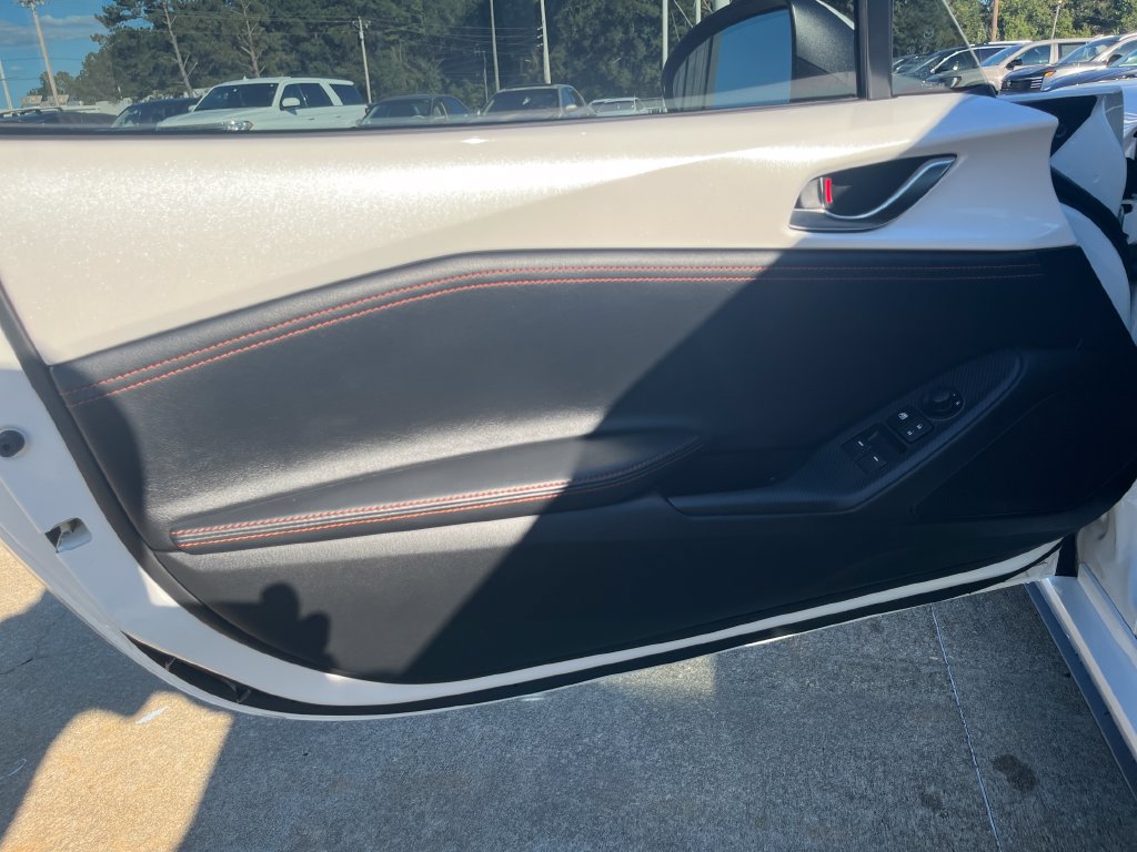Used 2023 MAZDA MX-5 Miata Grand Touring RWD image 11