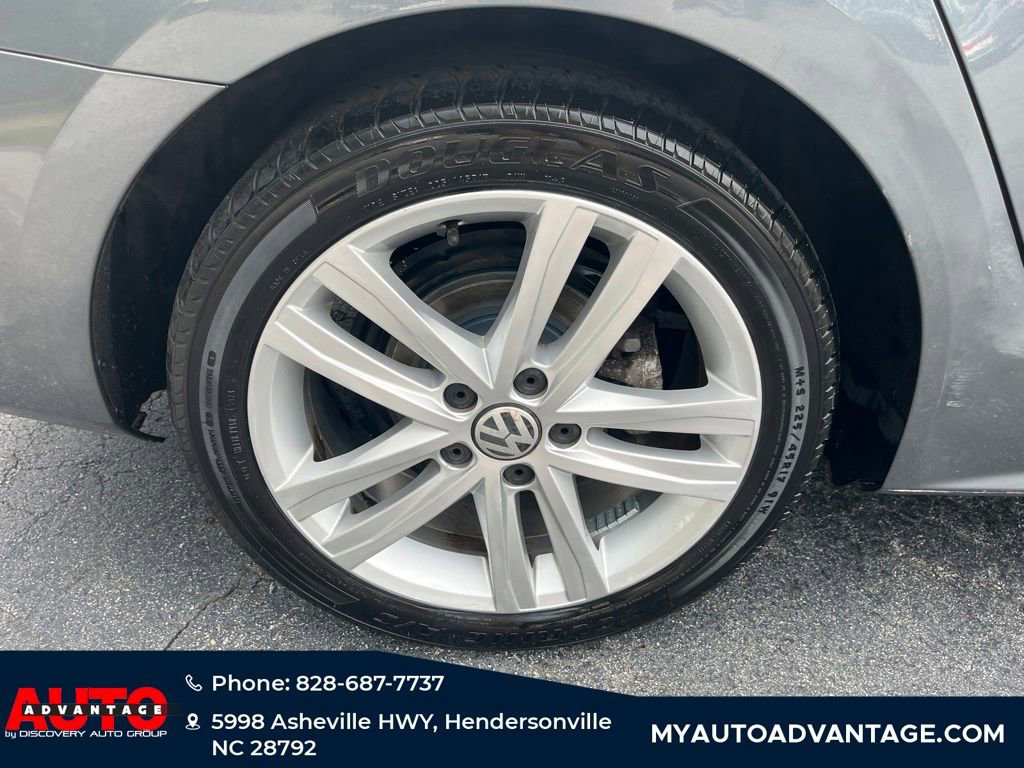 Used 2017 Volkswagen Jetta SEL image 29