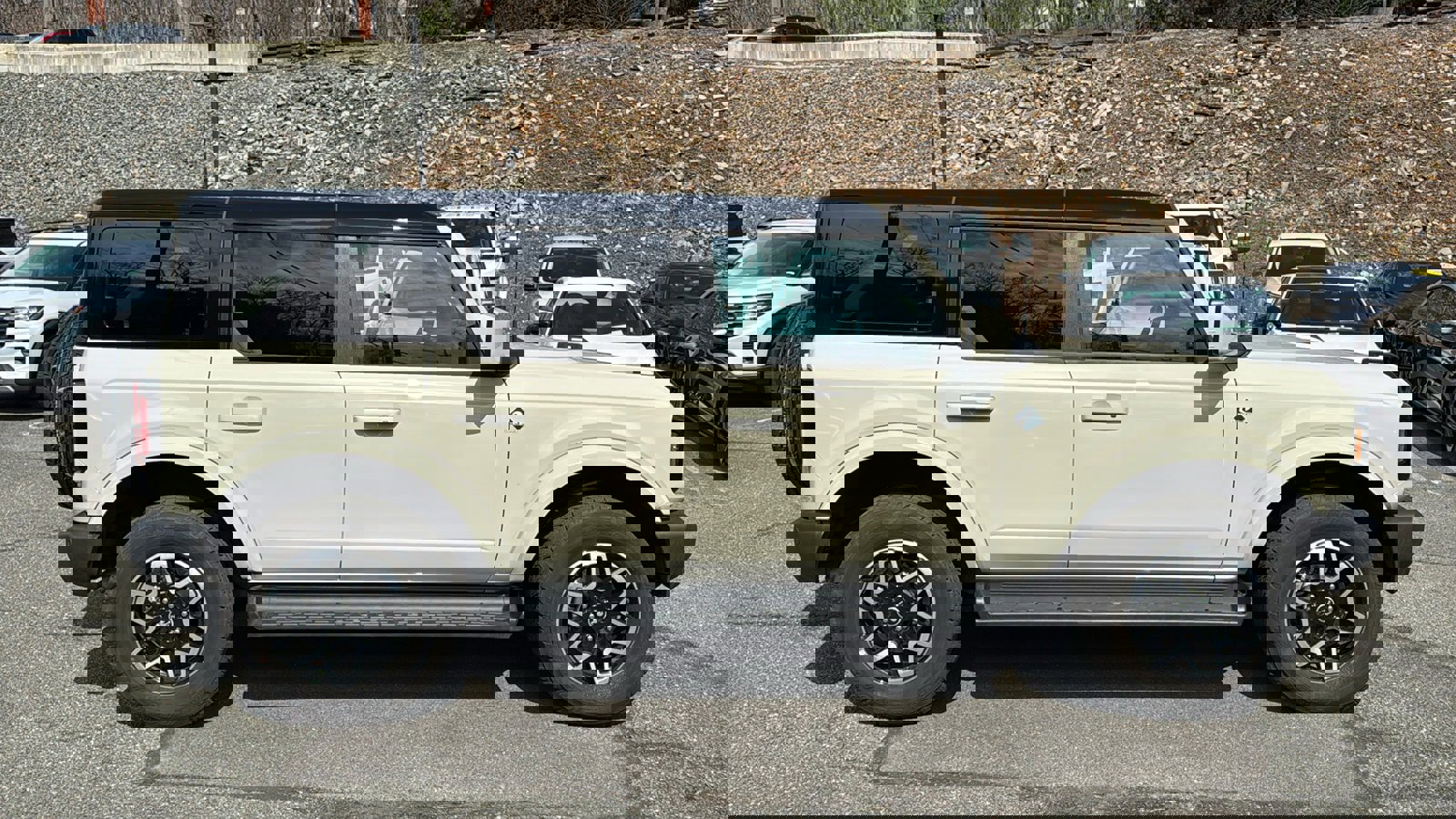 Certified 2025 Ford Bronco Outer Banks image 4