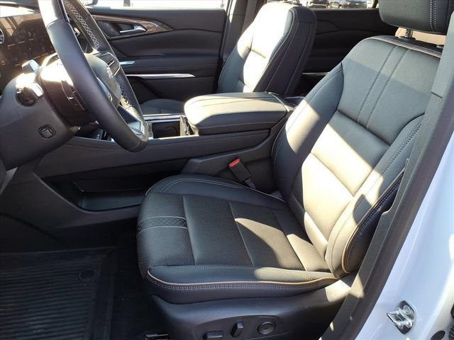 New 2026 Chevrolet Traverse High Country w/ LPO, Floor Liner Package AWD/4WD image 6