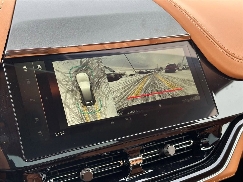 New 2026 Aston Martin DBX 707 image 23