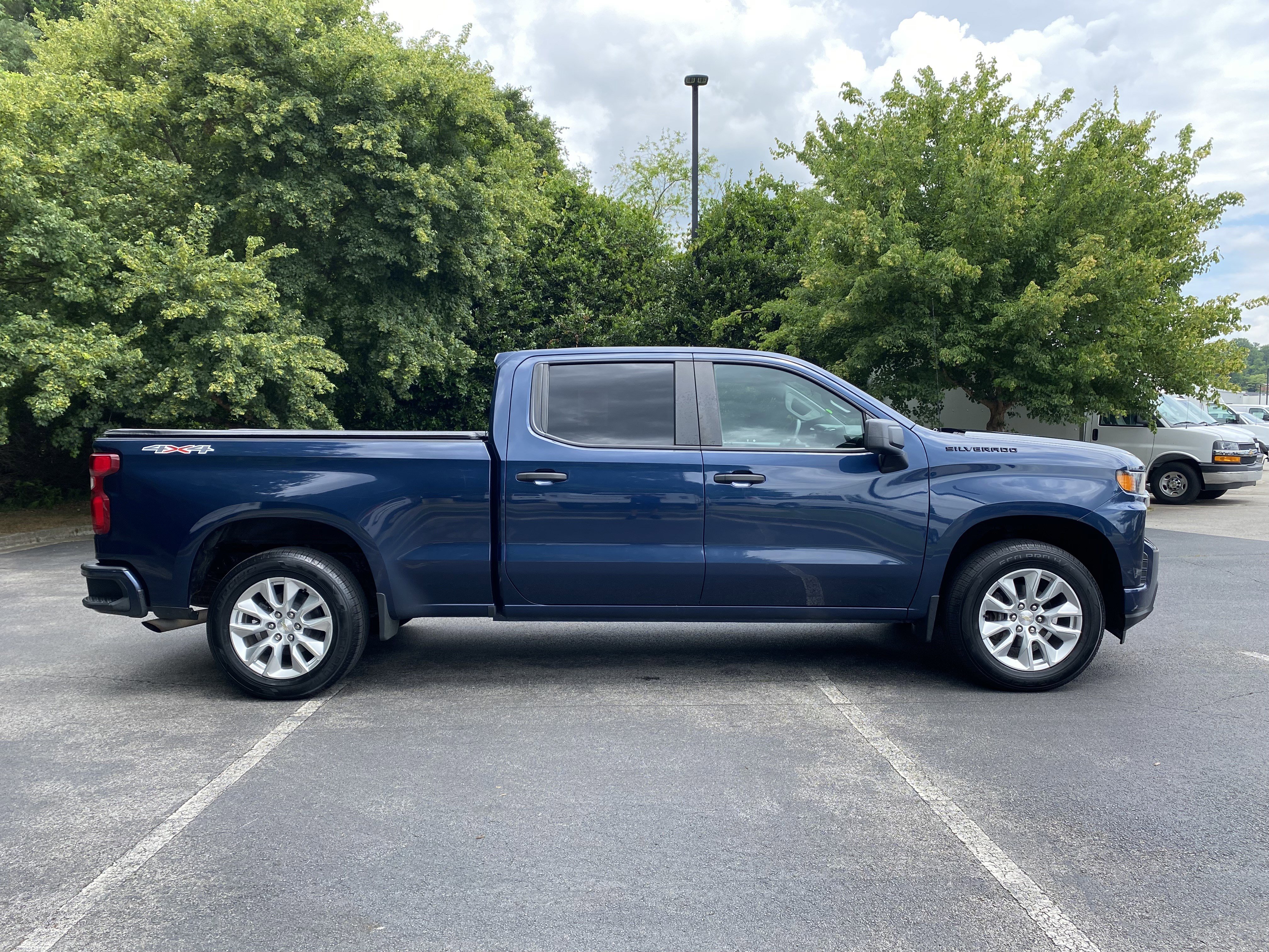 Used 2020 Chevrolet Silverado 1500 Custom w/ Custom Value Package AWD/4WD image 10