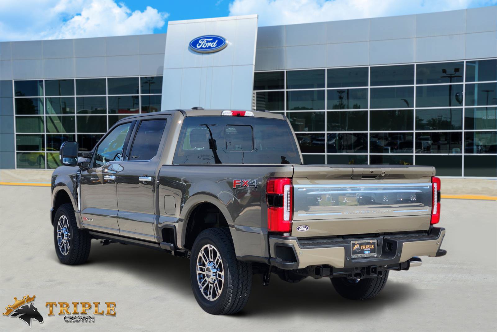 New 2027 Ford F250 Platinum w/ Platinum Plus Package AWD/4WD image 4