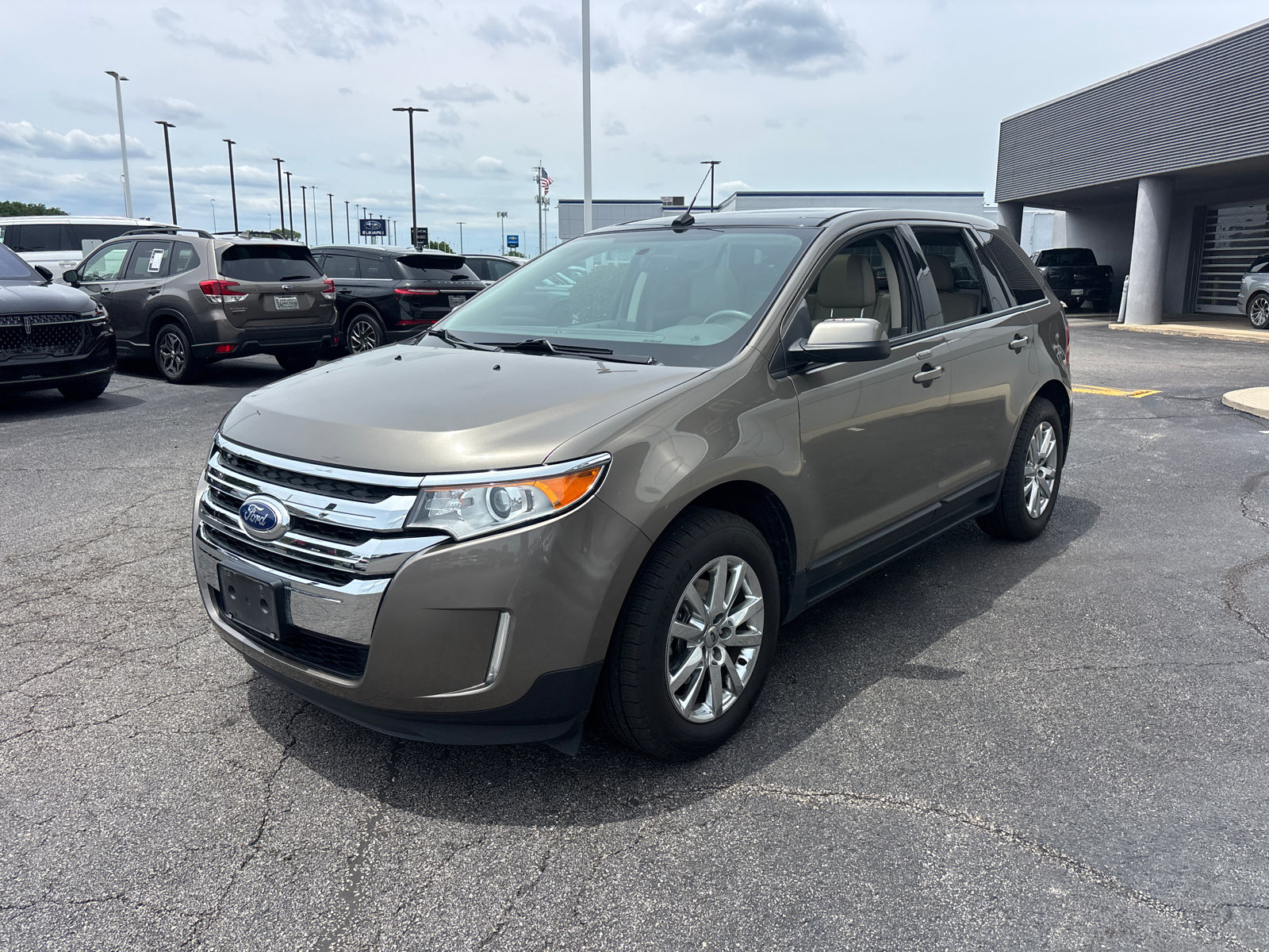 Used 2013 Ford Edge SEL FWD image 3