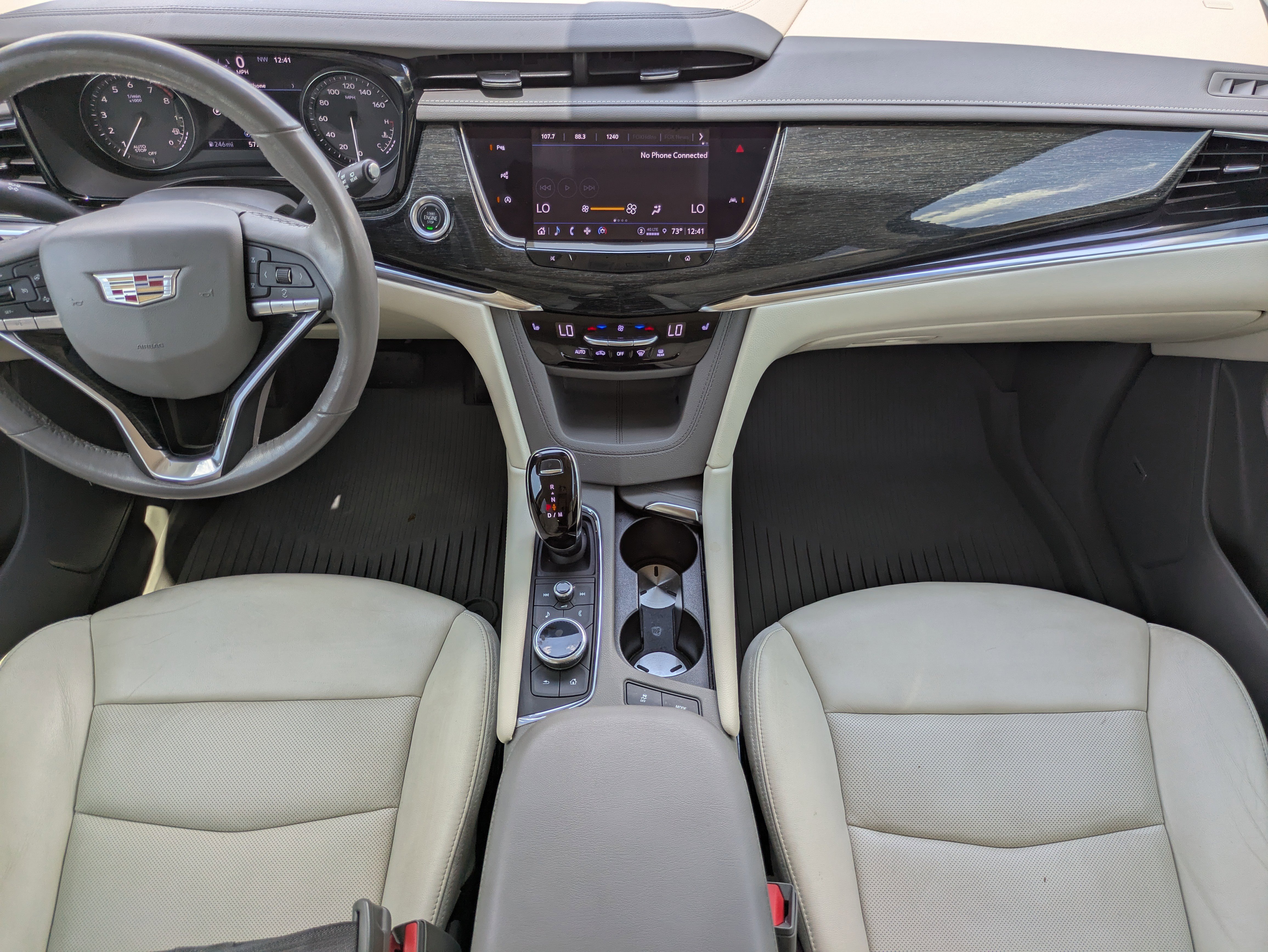 Used 2022 Cadillac XT6 Premium Luxury w/ Technology Package FWD image 11