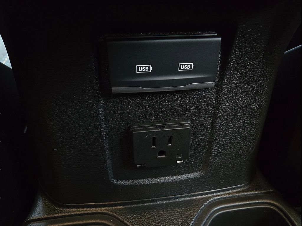 Used 2024 Jeep Wrangler Sahara image 10