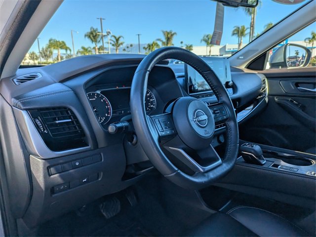 Used 2023 Nissan Rogue SL w/ SL Premium Package image 9