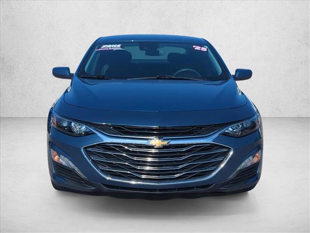 Used 2025 Chevrolet Malibu LT FWD image 2