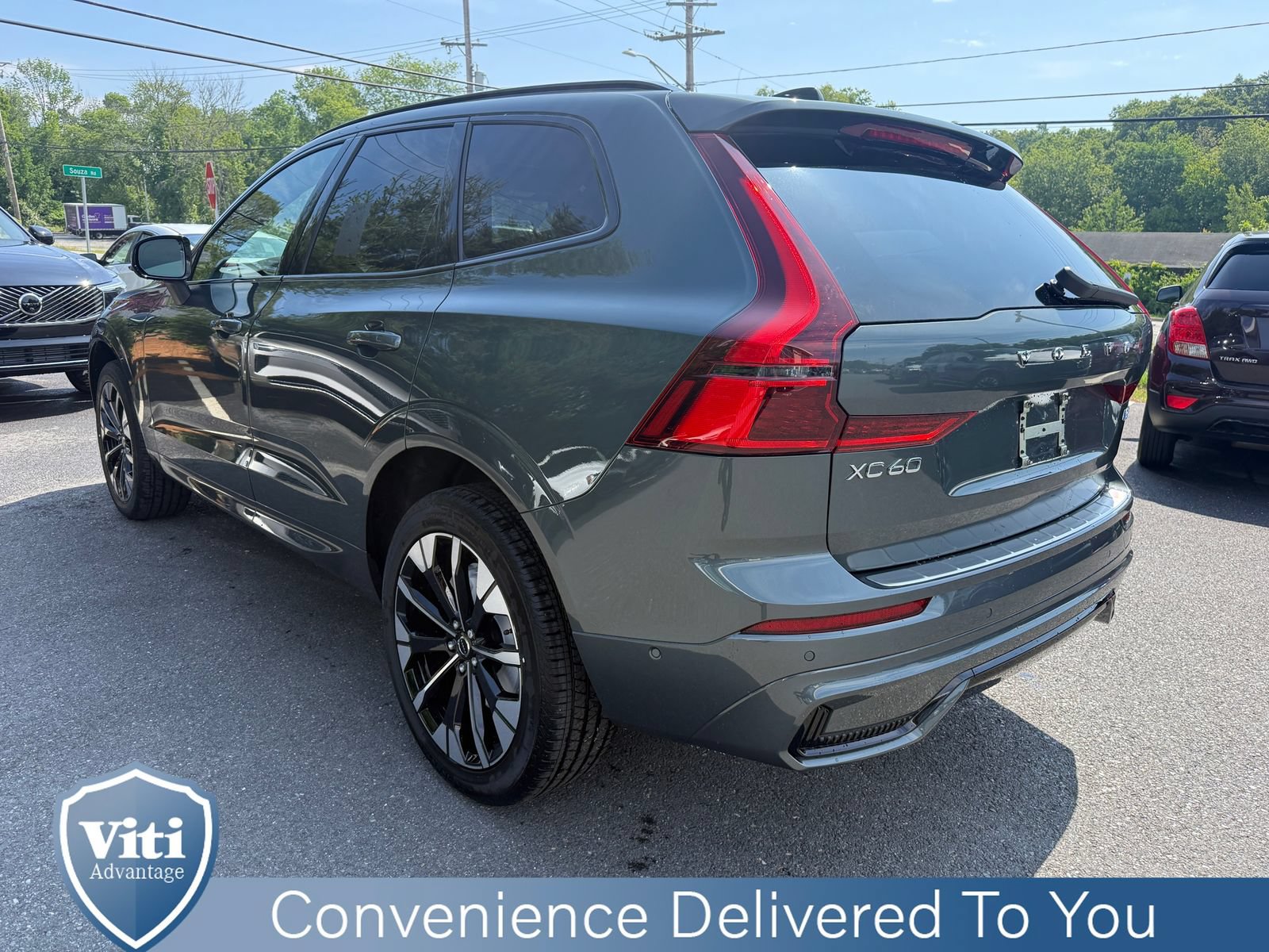 New 2026 Volvo XC60 B5 Plus w/ Protection Package Premier AWD/4WD image 6
