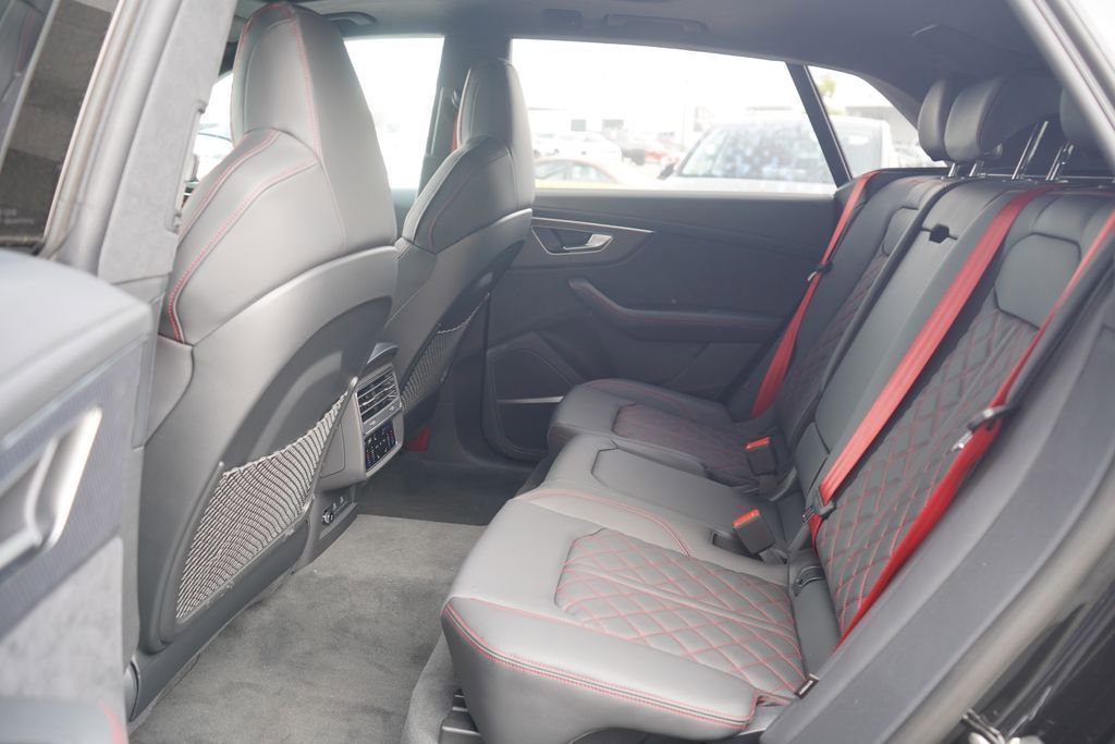 New 2026 Audi SQ8 Prestige image 7